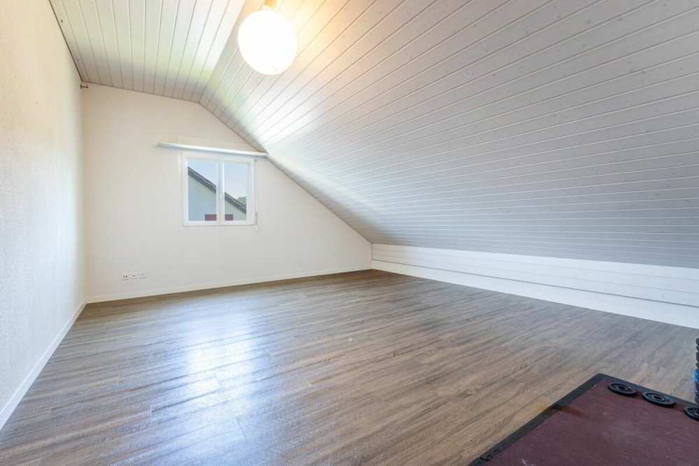 6 Zimmer Haus zum verkaufen in Lufingen - Bild 1/13