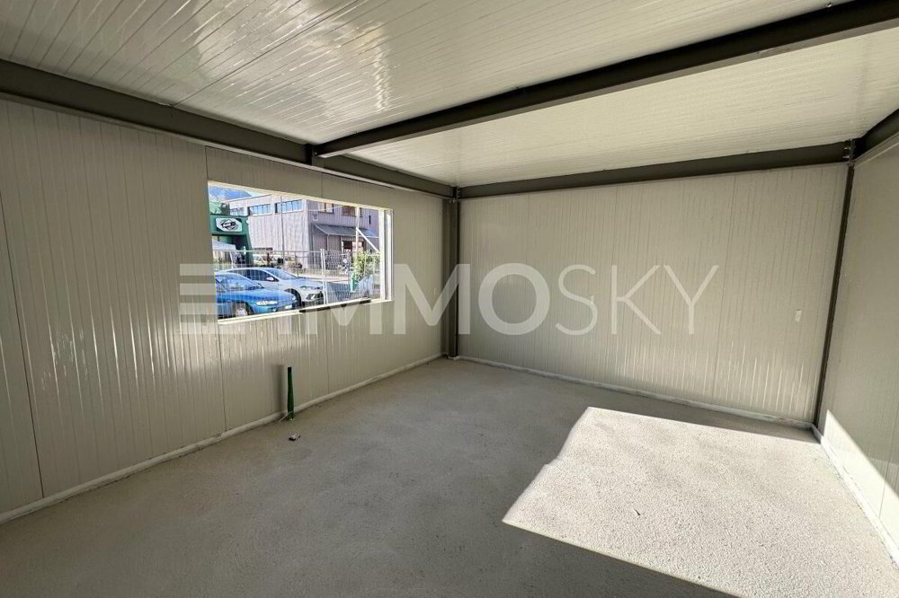 Local commercial de 4 pièces en vente à Riazzino - 220 m² - Ansicht 2