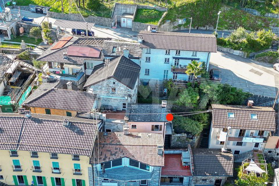 4 rooms House to buy in Brissago - image 1/4