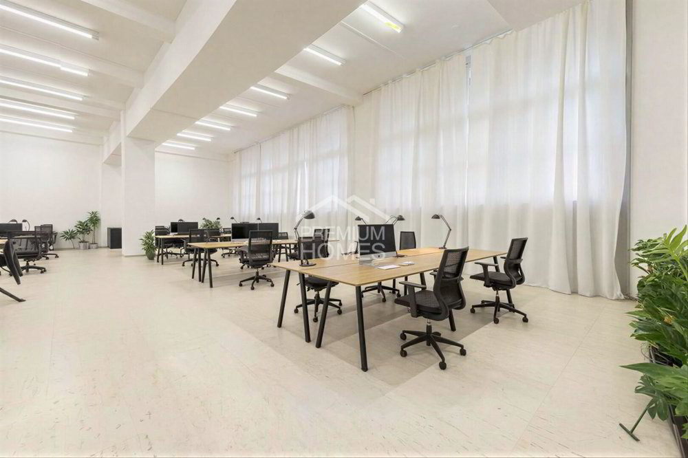 Bureau & Commerce 15 pièces à acheter à Bienne - image 1/8