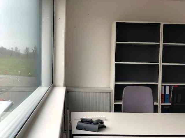 1 rooms Office & Commercial for rent in Auw - image 1/2