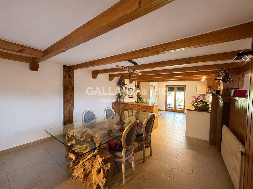Casa di 12 locali in vendita a Oron-la-Ville - immagine 1/13
