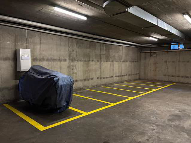 Parking, garage null pièces à louer à Brig - image 1/4