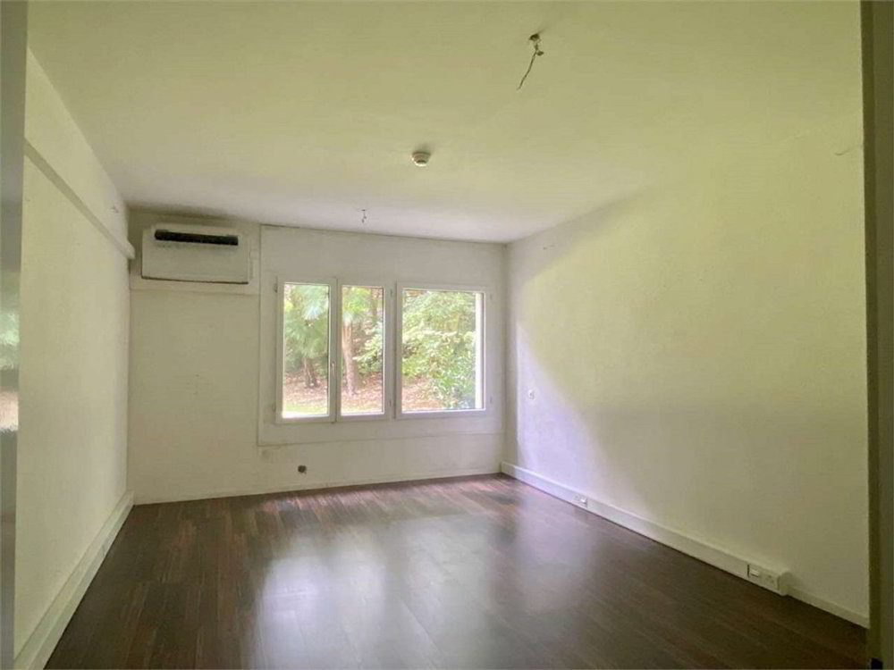 Bureau de 4 pièces en vente à Lugano - Réf V000142 - Mehr