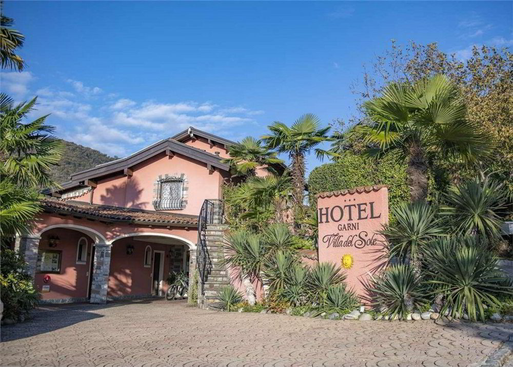 Hôtel de 10 pièces en vente à Ponte Tresa - Réf V000222