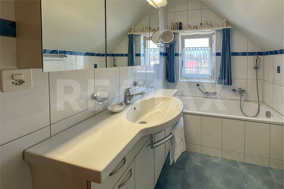 5.5 rooms House to buy in Möhlin - image 1/13