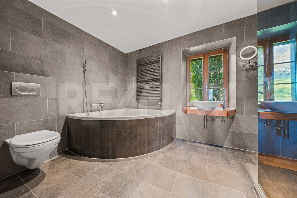 7 rooms House to buy in Bougy-Villars - image 1/13