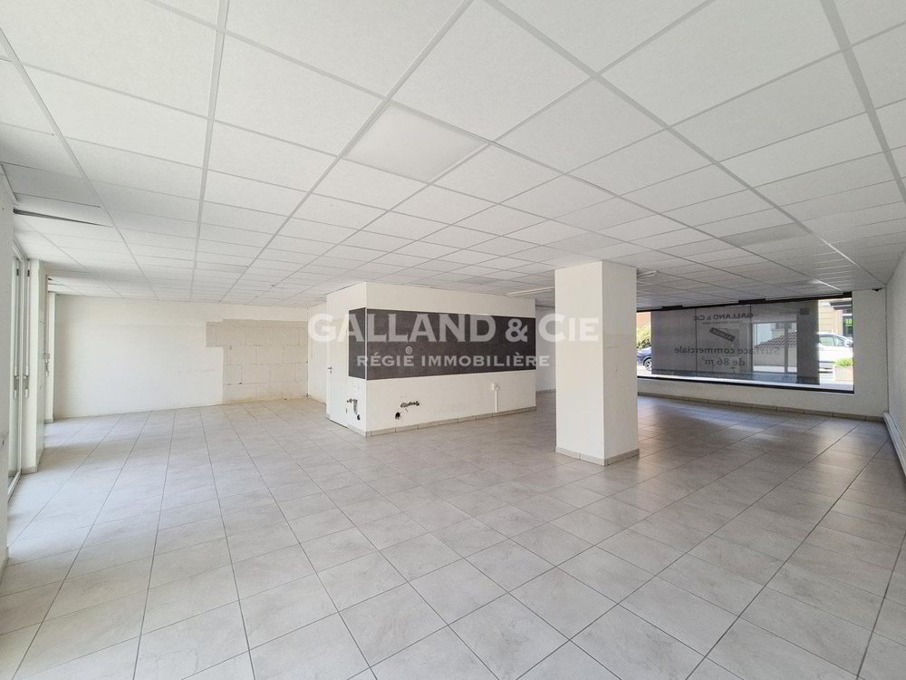 null rooms Office & Commercial for rent in Lausanne - image 1/3