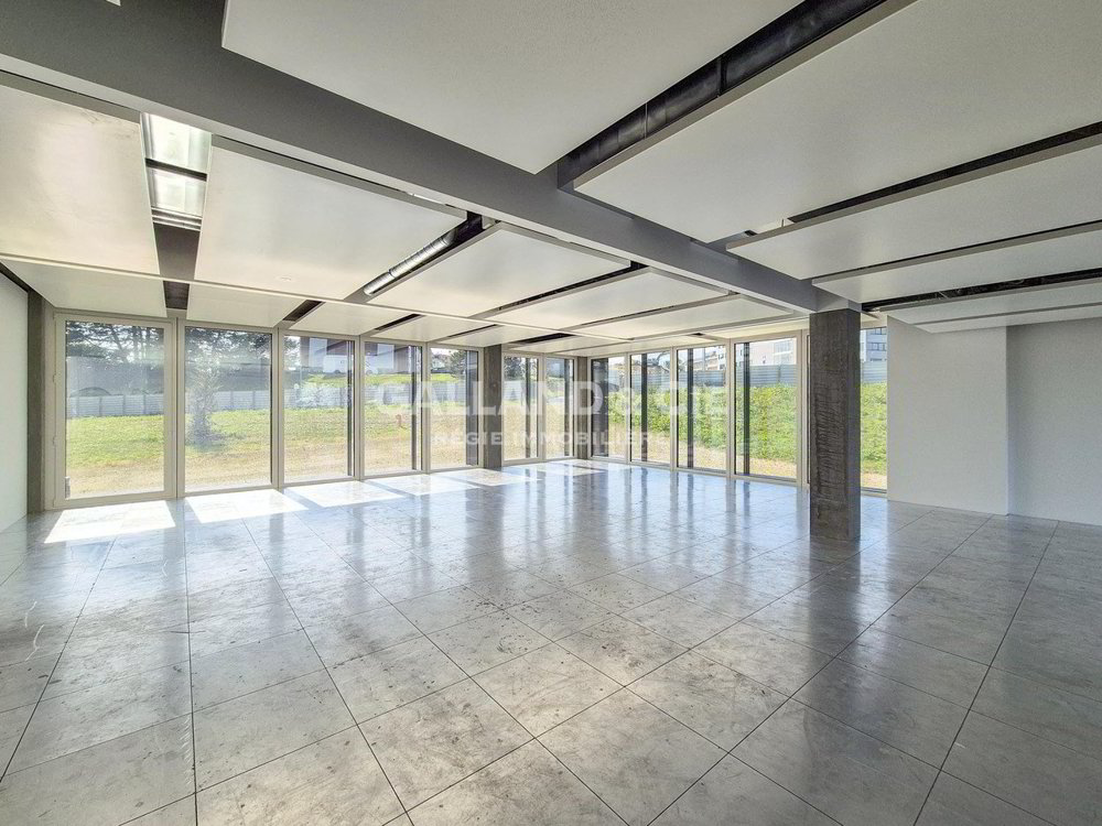 Bureau de 119 m² bénéficiant d'une belle luminosité - Ansicht 2