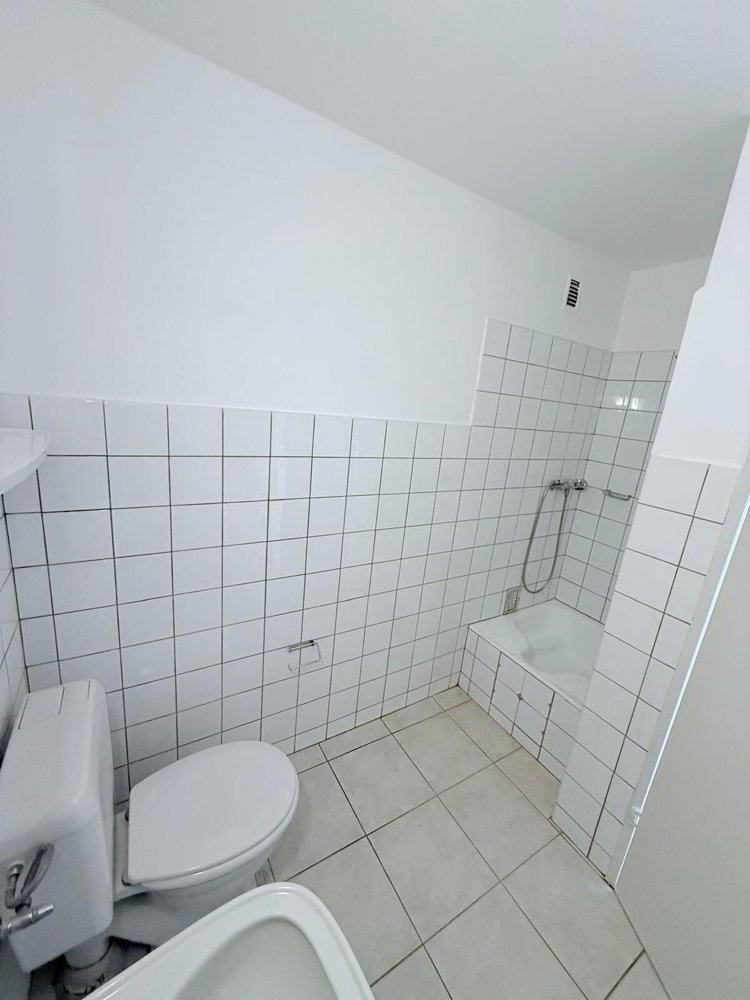 5 rooms Apartment for rent in Delémont - image 1/8