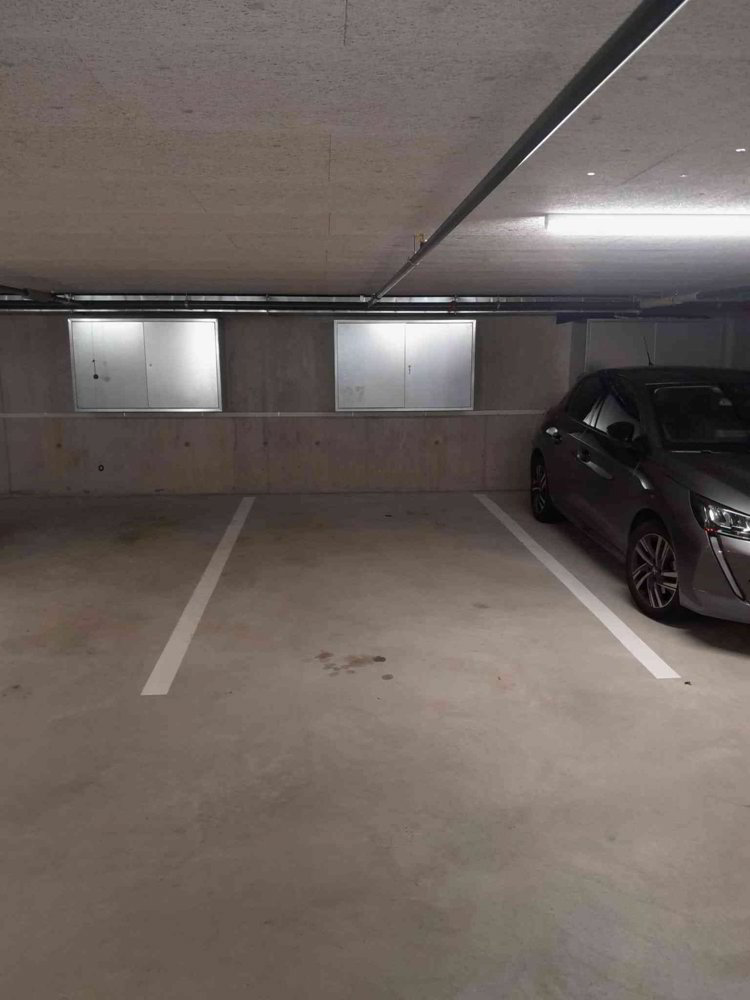 null rooms Car park, garage for rent in Stans - image 1/1