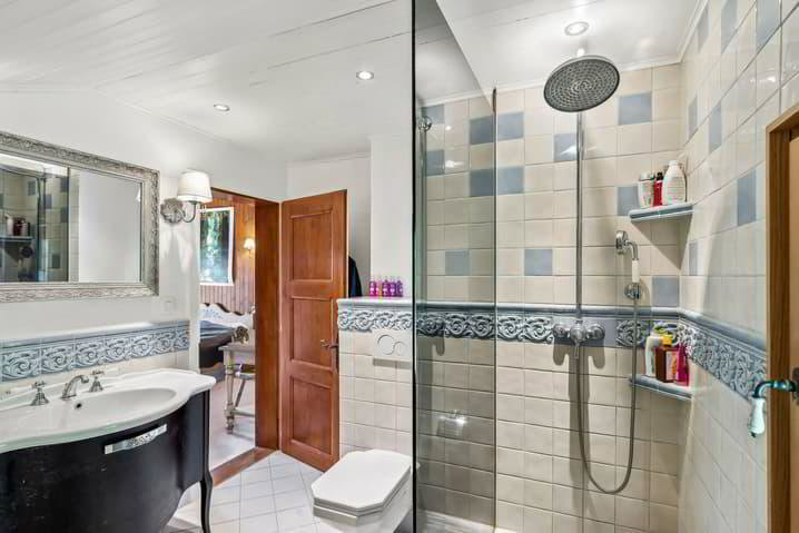 6 rooms House to buy in Gryon - image 1/13