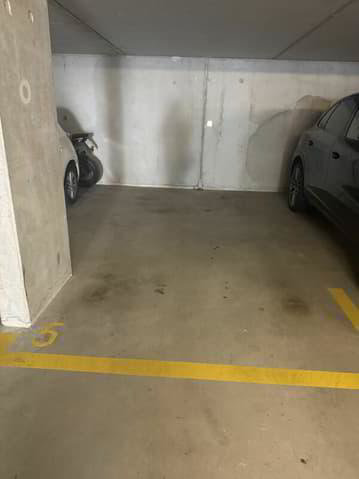 null Zimmer Parkplatz, Garage zu vermieten in Gland - Bild 1/1
