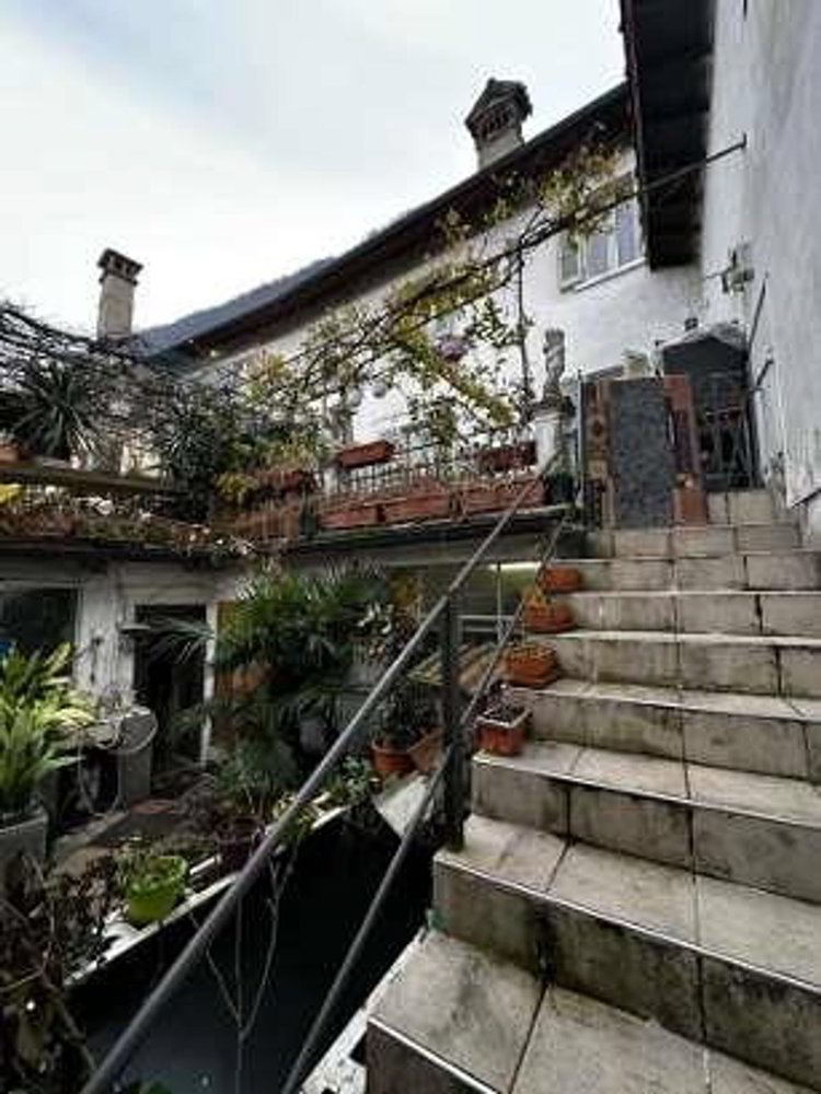 null rooms House to buy in Capolago - image 1/4
