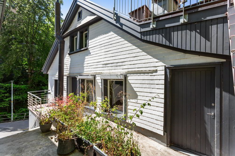 Urbanes Einfamilienhaus mit Atelier nahe Altstadt und Mülenenschlucht - Ansicht 3