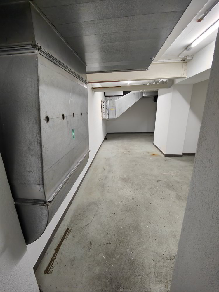 null rooms Office & Commercial for rent in Basel - image 1/10