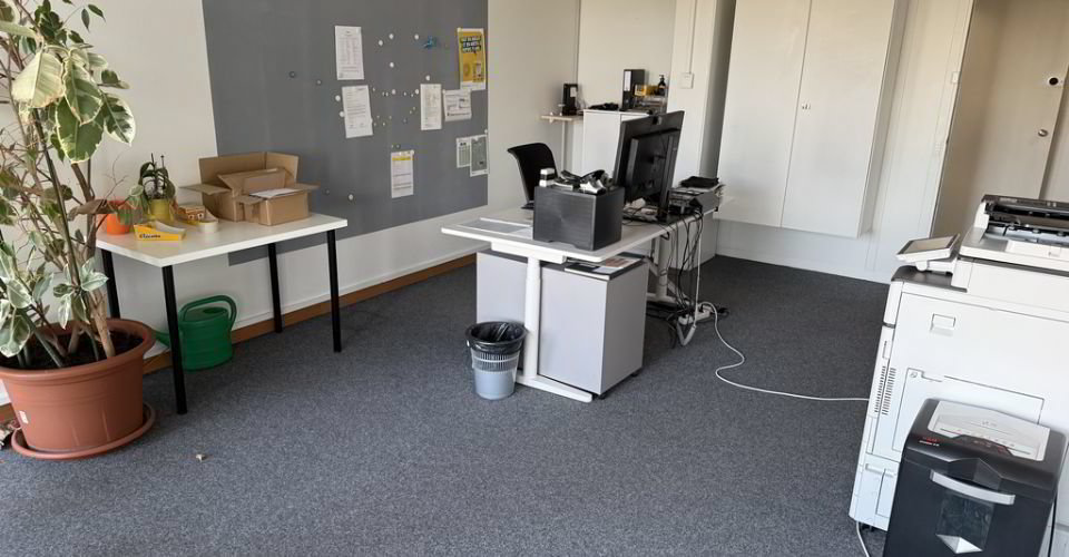 Bureau & Commerce null pièces à louer à Crissier - image 1/9
