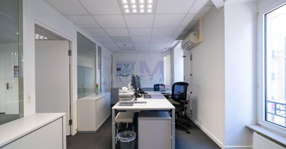 null rooms Office & Commercial for rent in Geneva - image 1/13