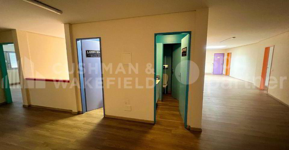 null rooms Office & Commercial for rent in Satigny - image 1/13