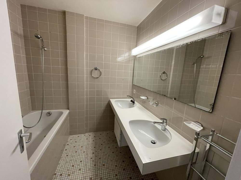 3 rooms Apartment for rent in Fribourg - image 1/4