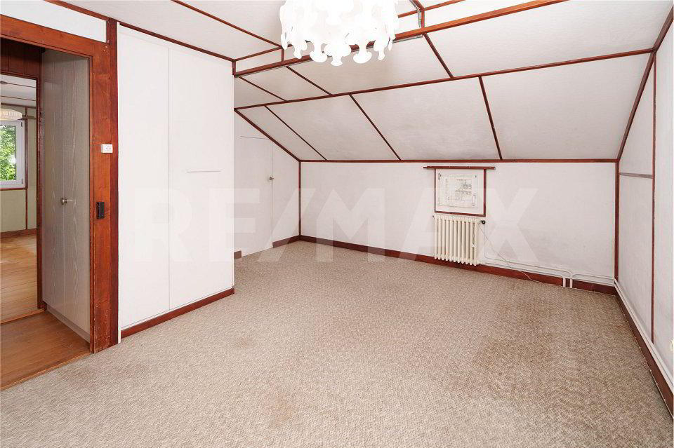 null rooms House to buy in Rüti ZH - image 1/8