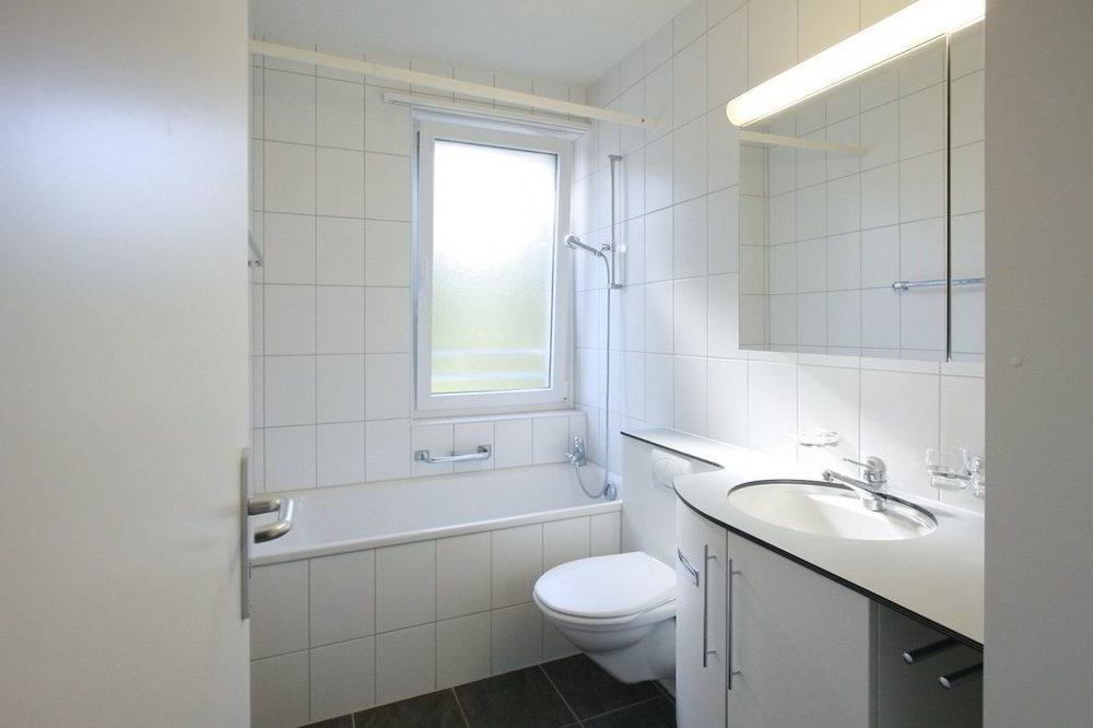 Appartement 3 pièces à louer à Binningen - image 1/5
