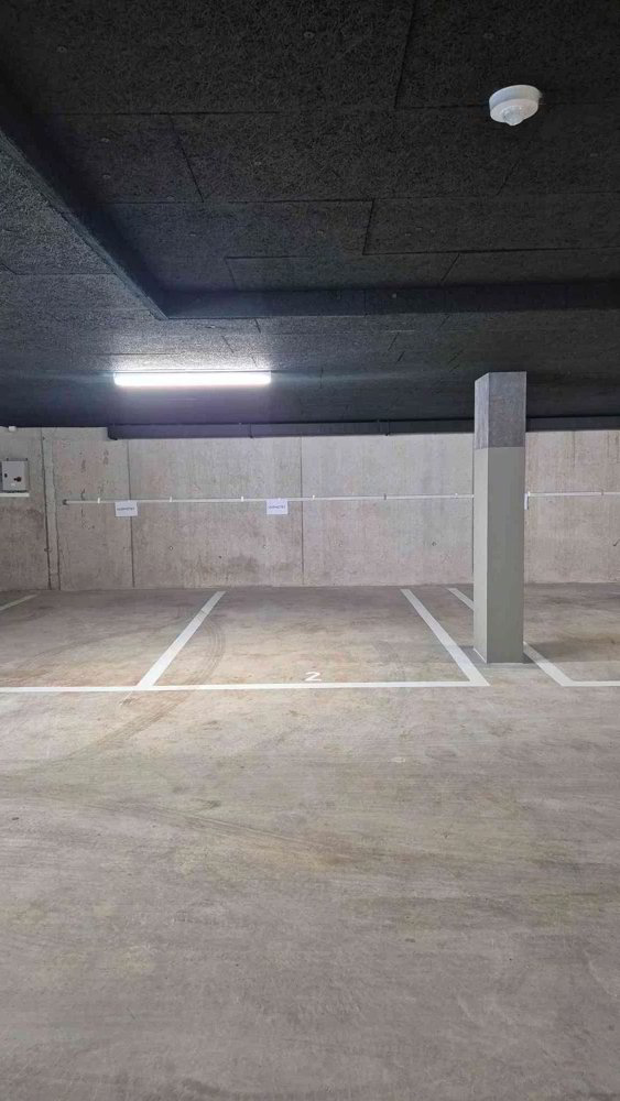 null rooms Car park, garage for rent in Zürich - image 1/1