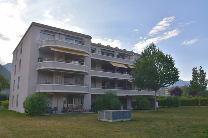 null rooms Car park, garage for rent in Aigle - image 1/1