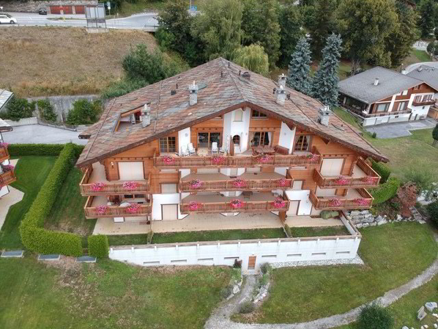 4 rooms Apartment to buy in Crans-Montana - image 1/13
