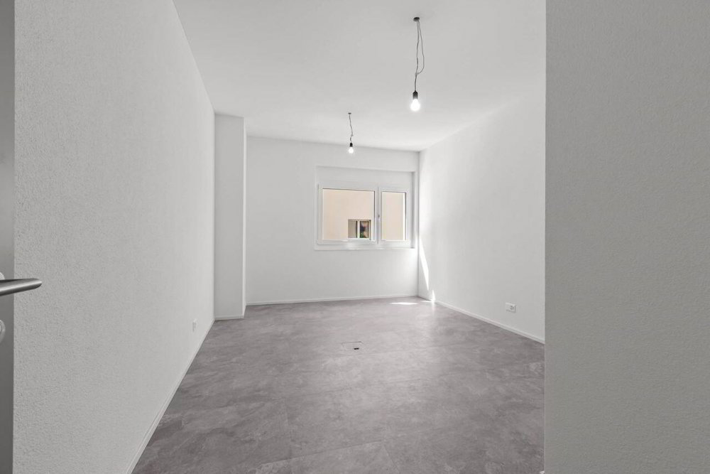 null Zimmer Büro zu vermieten in Tuggen - Bild 1/12