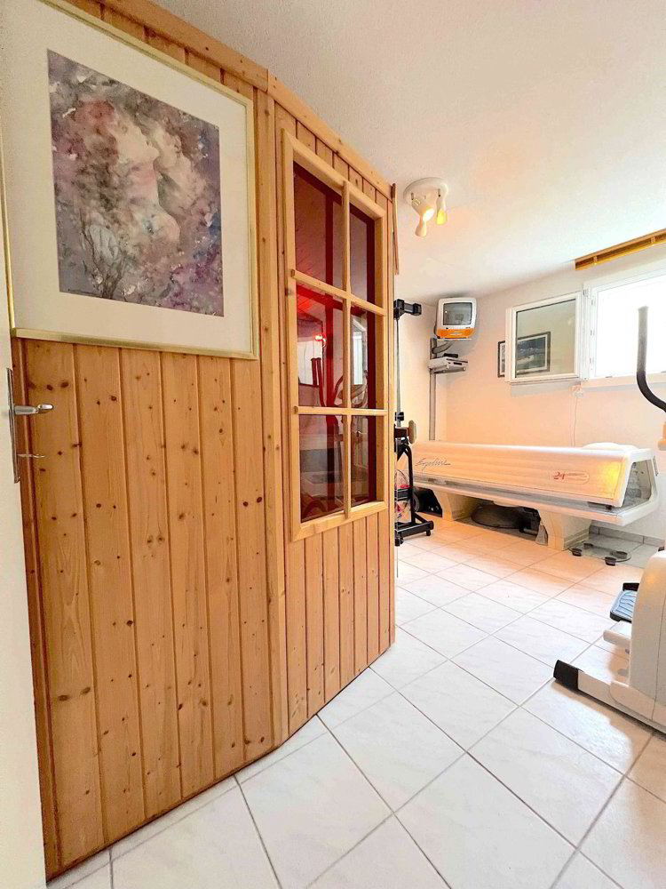 6 rooms House to buy in Niederuzwil - image 1/13