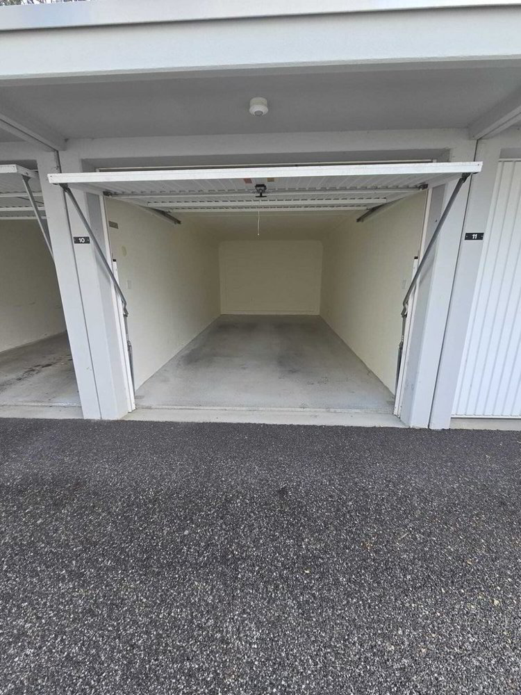 null rooms Car park, garage for rent in Tafers - image 1/2