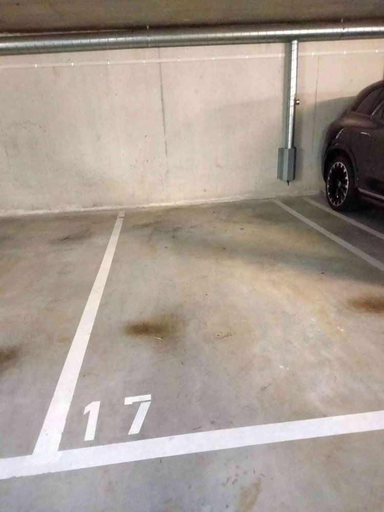 Parcheggio, garage di null locali in affitto a Nyon - immagine 1/1