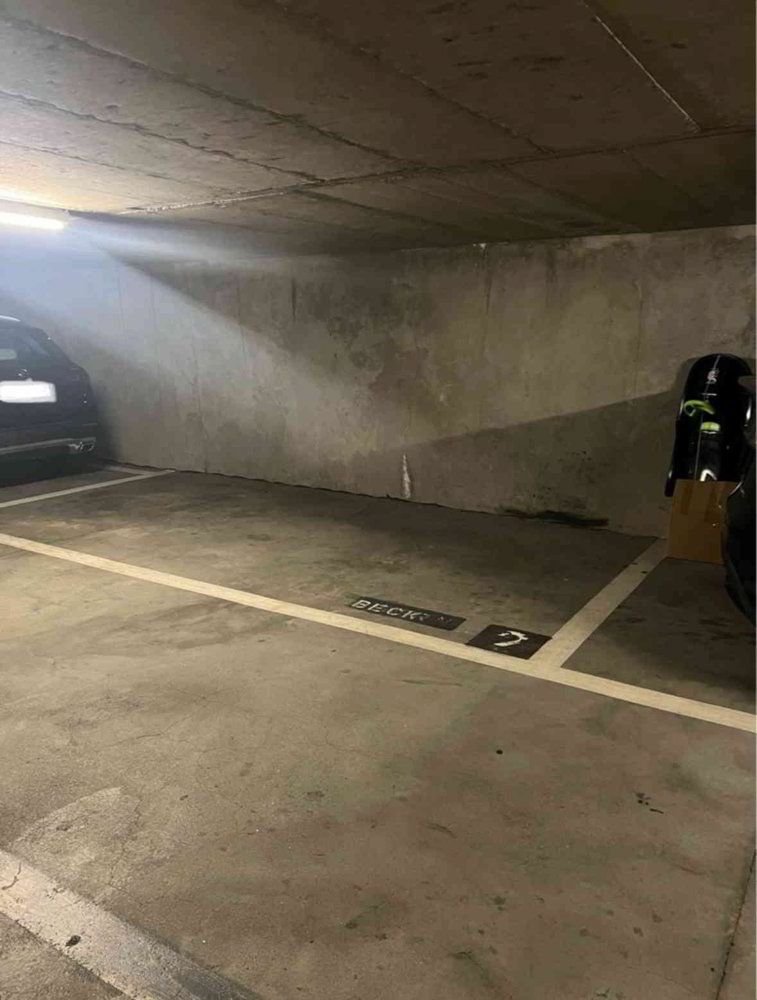 null Zimmer Parkplatz, Garage zu vermieten in Ginevra - Bild 1/3