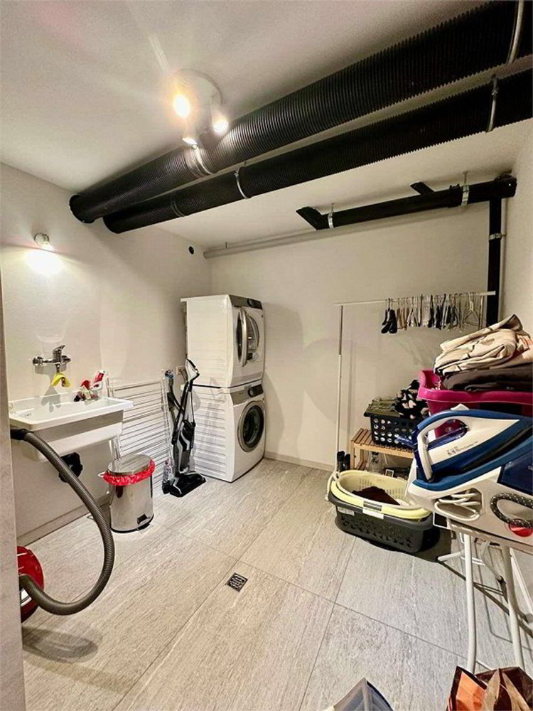 5.5 rooms House to buy in Arzo - image 1/11