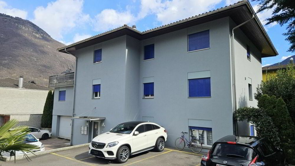 4 Zimmer Wohnung zum verkaufen in Gnosca - Bild 1/9