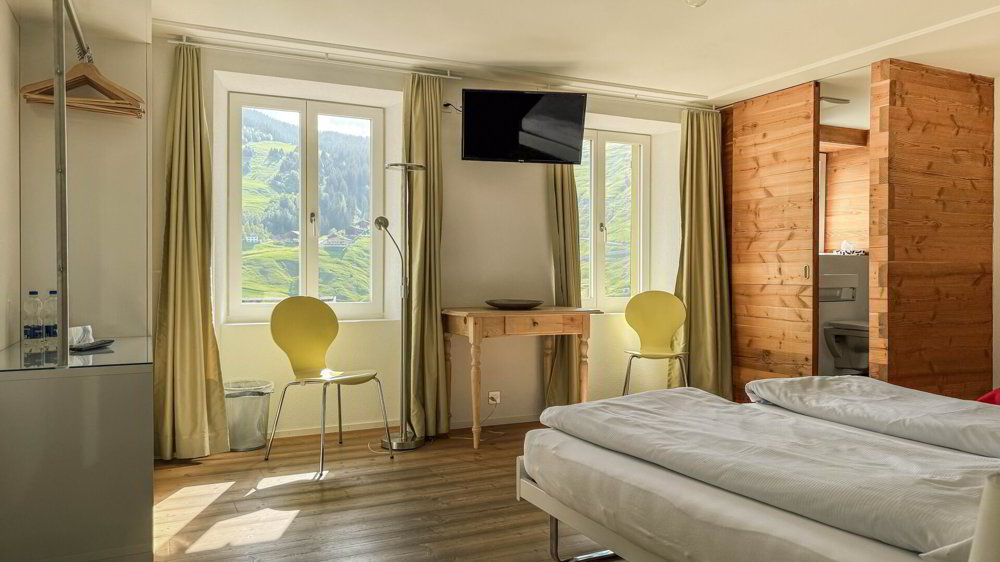 Stilvolles Hotel Vallatscha bei Disentis am Lukmanierpass - Mehr