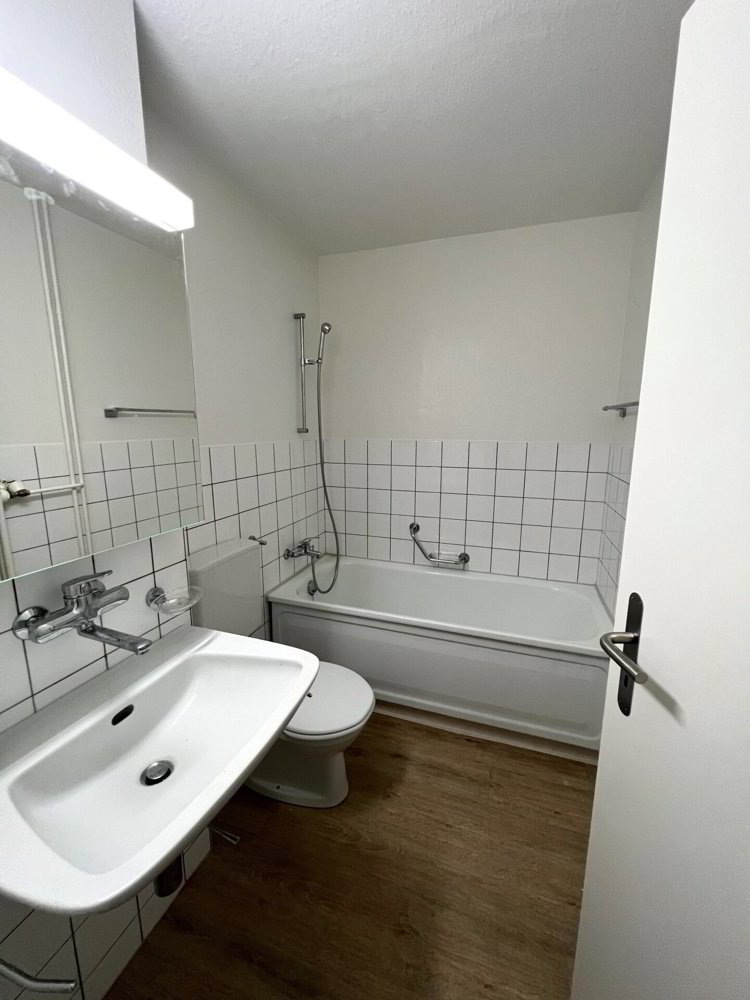 2.5 Zimmer Wohnung zu vermieten in Wittenbach - Bild 1/8