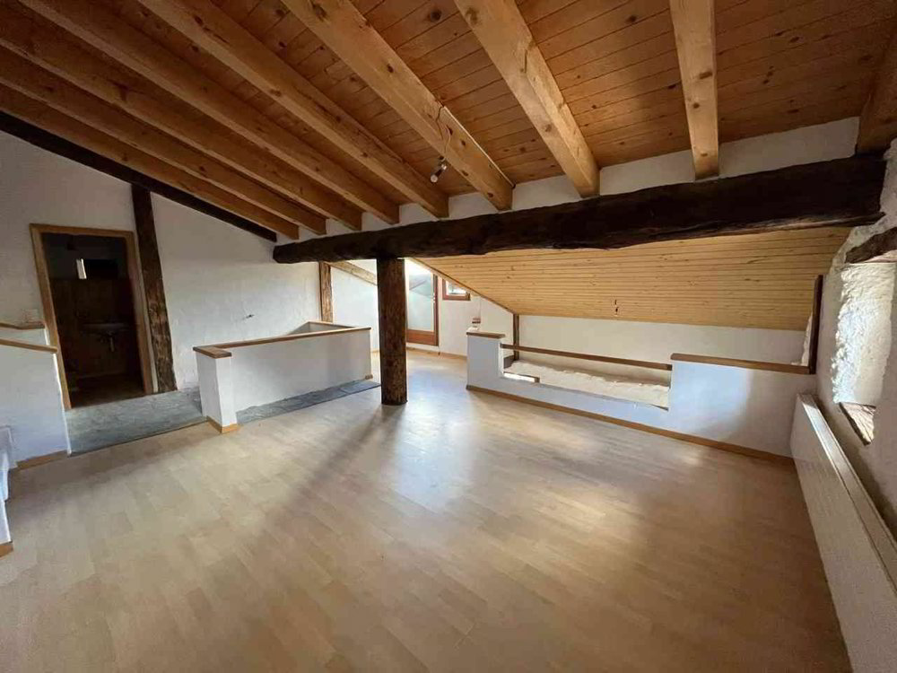 3.5 Zimmer Büro zum verkaufen in Lax - Bild 1/11
