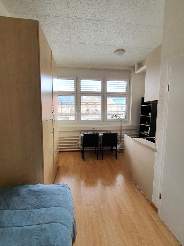 15 rooms House to buy in St-Imier - image 1/9