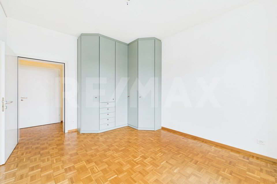 3 rooms Apartment to buy in Bellinzona - image 1/13