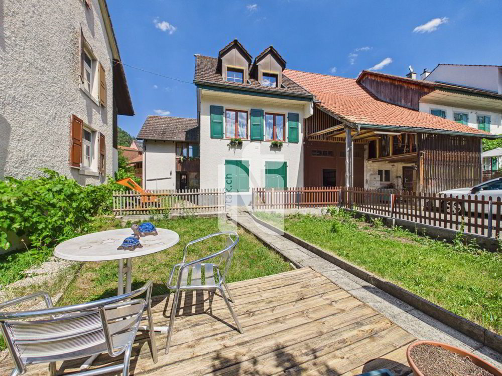 8 rooms House to buy in Tenniken - image 1/13