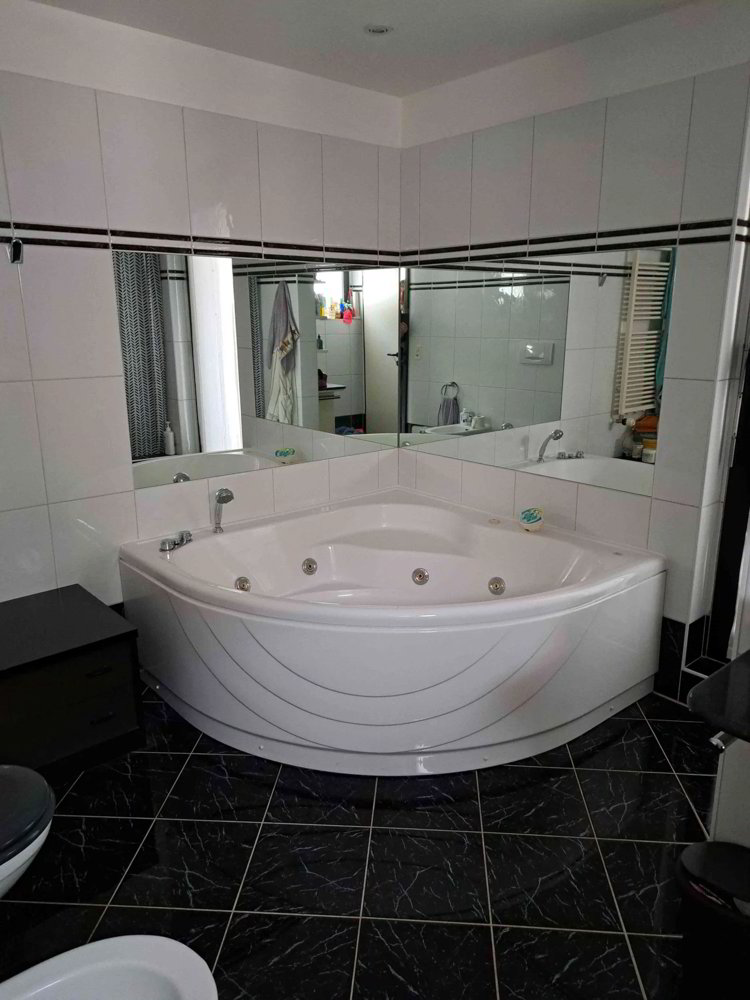 6.5 rooms House to buy in Grono - image 1/7