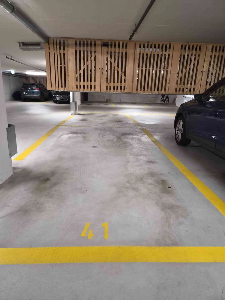 null rooms Car park, garage for rent in Luzern - image 1/1