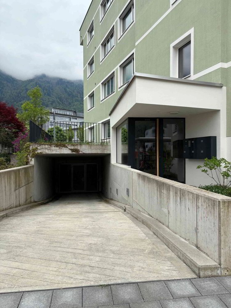 null rooms Car park, garage for rent in Stans - image 1/2