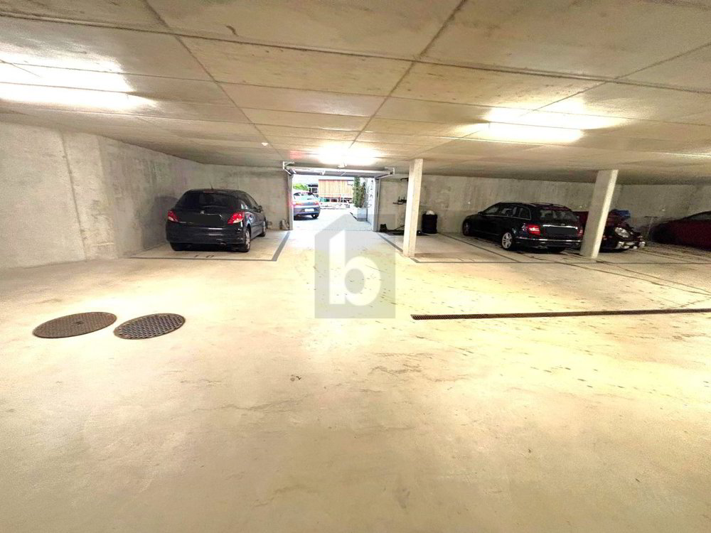 PARKING NEUF EN SOUS-SOL AU CUR DU VILLAGE ! - Ansicht 3