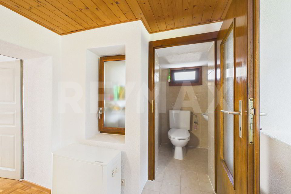 Maison 9 pièces à acheter à Scareglia - image 1/9