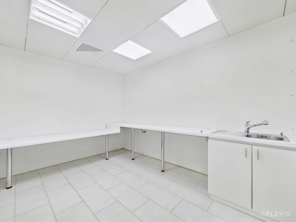 null rooms Office & Commercial for rent in Stansstad - image 1/13