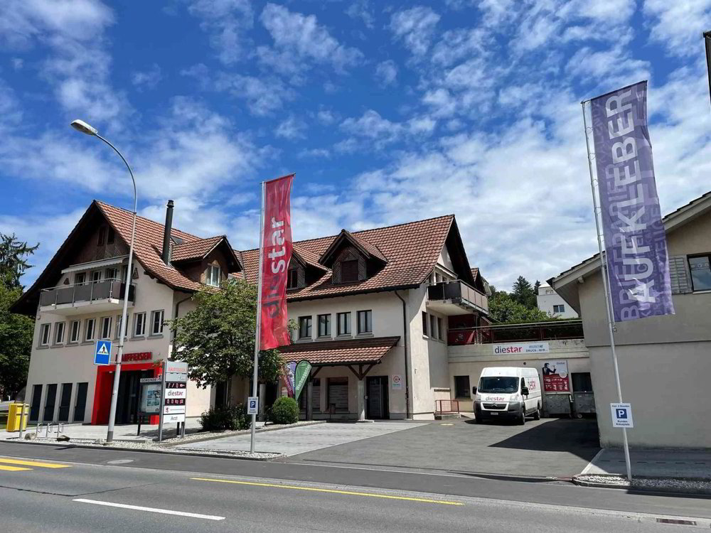 Attraktive Gewerbe-/Verkaufsfläche am Kreuzplatz in Aesch – 290 m²
