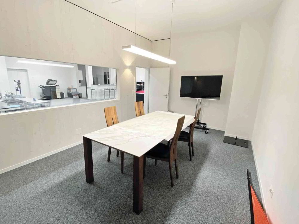 Attraktive Gewerbe-/Verkaufsfläche am Kreuzplatz in Aesch – 290 m² - Mehr